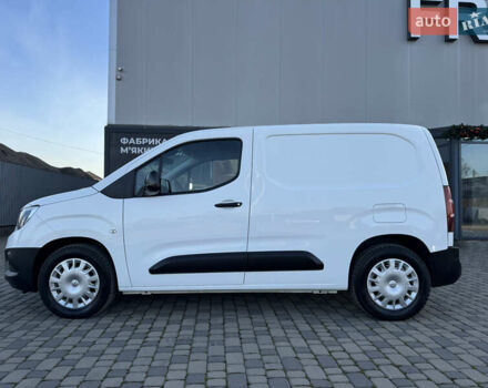 Белый Опель Combo-e, объемом двигателя 0 л и пробегом 51 тыс. км за 15350 $, фото 3 на Automoto.ua