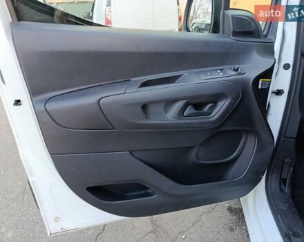 Белый Опель Combo-e, объемом двигателя 0 л и пробегом 56 тыс. км за 18900 $, фото 11 на Automoto.ua