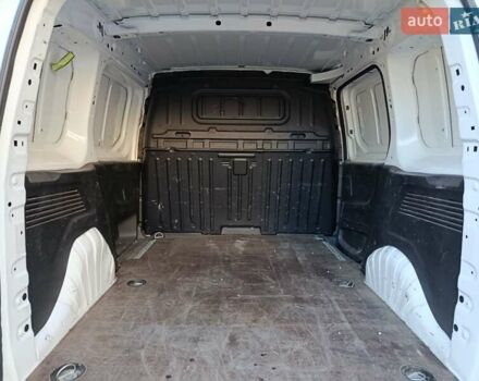 Белый Опель Combo-e, объемом двигателя 0 л и пробегом 56 тыс. км за 18900 $, фото 9 на Automoto.ua