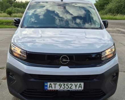 Белый Опель Combo-e, объемом двигателя 0 л и пробегом 2 тыс. км за 37950 $, фото 2 на Automoto.ua