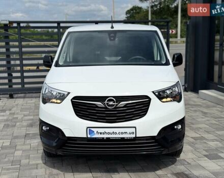 Белый Опель Combo-e, объемом двигателя 0 л и пробегом 38 тыс. км за 18900 $, фото 1 на Automoto.ua