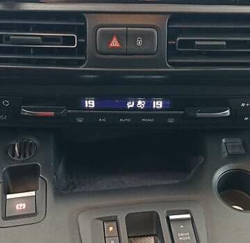 Білий Опель Combo-e, об'ємом двигуна 0 л та пробігом 26 тис. км за 19000 $, фото 30 на Automoto.ua