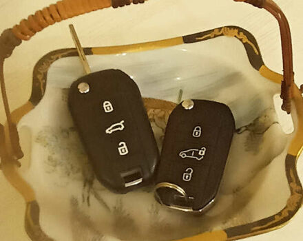 Білий Опель Combo-e, об'ємом двигуна 0 л та пробігом 26 тис. км за 19000 $, фото 4 на Automoto.ua