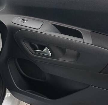 Білий Опель Combo-e, об'ємом двигуна 0 л та пробігом 26 тис. км за 19000 $, фото 19 на Automoto.ua