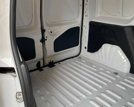 Белый Опель Combo-e, объемом двигателя 0 л и пробегом 17 тыс. км за 18700 $, фото 24 на Automoto.ua