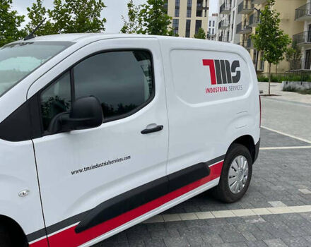 Белый Опель Combo-e, объемом двигателя 0 л и пробегом 17 тыс. км за 18700 $, фото 5 на Automoto.ua