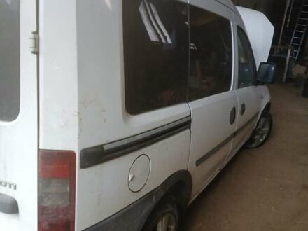 Белый Опель Combo-e, объемом двигателя 1.3 л и пробегом 250 тыс. км за 1500 $, фото 1 на Automoto.ua