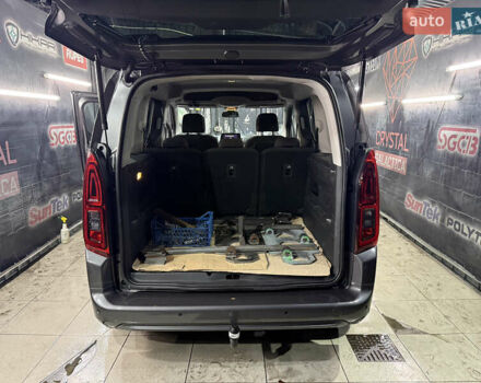 Серый Опель Combo-e, объемом двигателя 0 л и пробегом 49 тыс. км за 22000 $, фото 17 на Automoto.ua