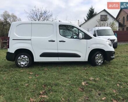 Белый Опель Combo Cargo, объемом двигателя 1.5 л и пробегом 185 тыс. км за 11400 $, фото 4 на Automoto.ua