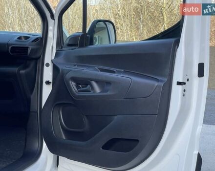 Белый Опель Combo Cargo, объемом двигателя 1.5 л и пробегом 146 тыс. км за 12500 $, фото 26 на Automoto.ua