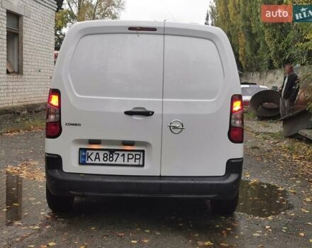 Білий Опель Combo Cargo, об'ємом двигуна 1.5 л та пробігом 79 тис. км за 8000 $, фото 4 на Automoto.ua