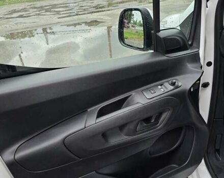 Белый Опель Combo Cargo, объемом двигателя 0 л и пробегом 93 тыс. км за 12450 $, фото 14 на Automoto.ua