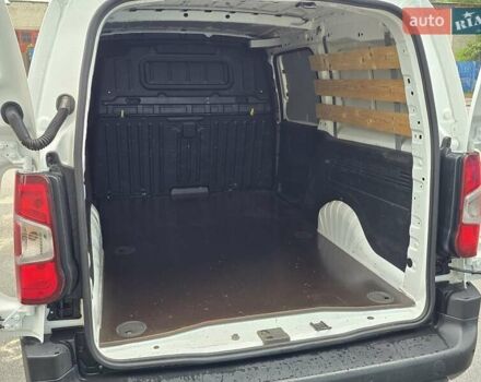 Белый Опель Combo Cargo, объемом двигателя 0 л и пробегом 93 тыс. км за 12450 $, фото 36 на Automoto.ua