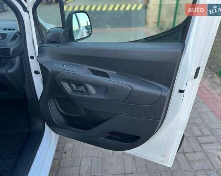 Белый Опель Combo Cargo, объемом двигателя 1.5 л и пробегом 126 тыс. км за 13300 $, фото 33 на Automoto.ua
