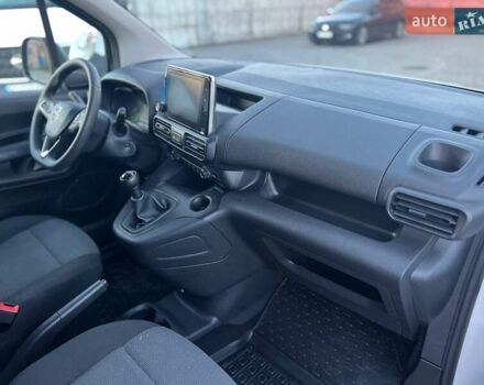 Белый Опель Combo Cargo, объемом двигателя 1.5 л и пробегом 126 тыс. км за 13300 $, фото 31 на Automoto.ua