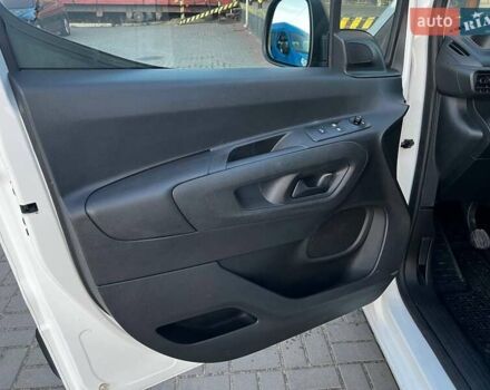 Белый Опель Combo Cargo, объемом двигателя 1.5 л и пробегом 126 тыс. км за 13300 $, фото 18 на Automoto.ua