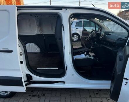 Белый Опель Combo Cargo, объемом двигателя 1.5 л и пробегом 126 тыс. км за 13300 $, фото 11 на Automoto.ua