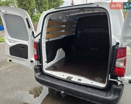 Белый Опель Combo Cargo, объемом двигателя 0 л и пробегом 93 тыс. км за 12450 $, фото 37 на Automoto.ua