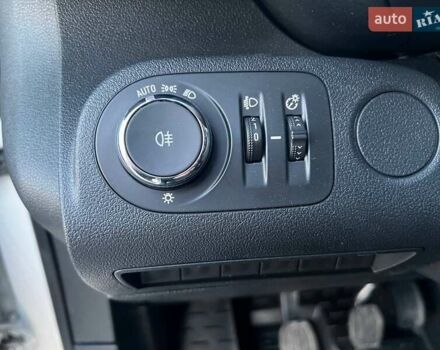 Белый Опель Combo Cargo, объемом двигателя 1.5 л и пробегом 126 тыс. км за 13300 $, фото 20 на Automoto.ua