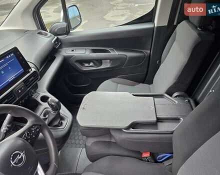 Белый Опель Combo Cargo, объемом двигателя 0 л и пробегом 93 тыс. км за 12450 $, фото 26 на Automoto.ua