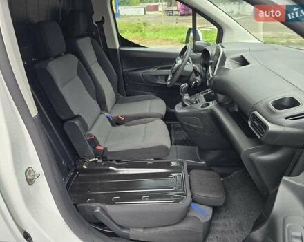 Белый Опель Combo Cargo, объемом двигателя 0 л и пробегом 93 тыс. км за 12450 $, фото 42 на Automoto.ua