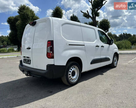 Белый Опель Combo Cargo, объемом двигателя 0 л и пробегом 147 тыс. км за 12500 $, фото 12 на Automoto.ua