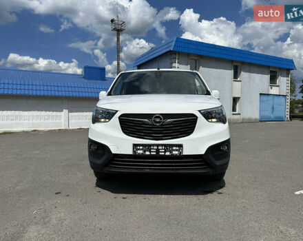 Белый Опель Combo Cargo, объемом двигателя 0 л и пробегом 147 тыс. км за 12500 $, фото 4 на Automoto.ua
