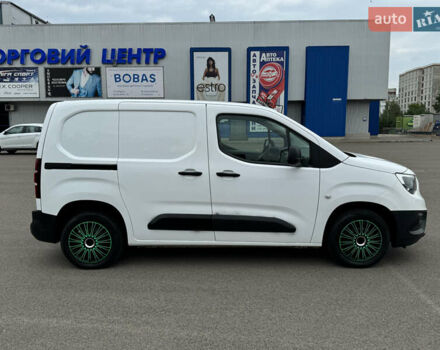 Белый Опель Combo Cargo, объемом двигателя 1.5 л и пробегом 108 тыс. км за 10950 $, фото 3 на Automoto.ua