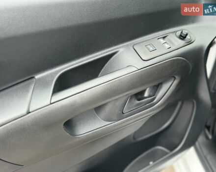 Белый Опель Combo Cargo, объемом двигателя 1.5 л и пробегом 108 тыс. км за 10950 $, фото 15 на Automoto.ua