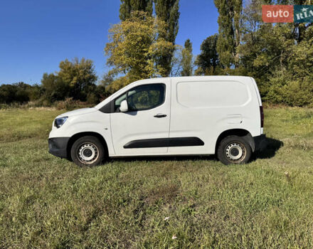 Белый Опель Combo Cargo, объемом двигателя 0 л и пробегом 124 тыс. км за 11995 $, фото 6 на Automoto.ua