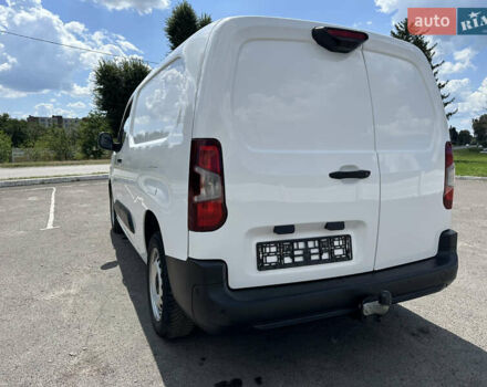 Белый Опель Combo Cargo, объемом двигателя 0 л и пробегом 147 тыс. км за 12500 $, фото 15 на Automoto.ua