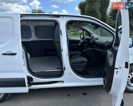 Белый Опель Combo Cargo, объемом двигателя 0 л и пробегом 147 тыс. км за 12500 $, фото 27 на Automoto.ua
