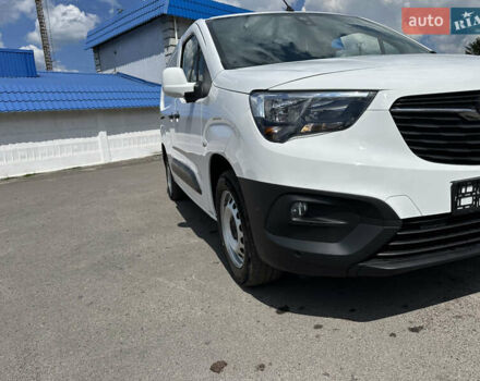 Белый Опель Combo Cargo, объемом двигателя 0 л и пробегом 147 тыс. км за 12500 $, фото 6 на Automoto.ua