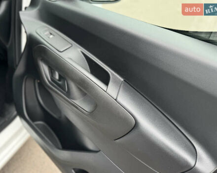 Белый Опель Combo Cargo, объемом двигателя 1.5 л и пробегом 108 тыс. км за 10950 $, фото 19 на Automoto.ua