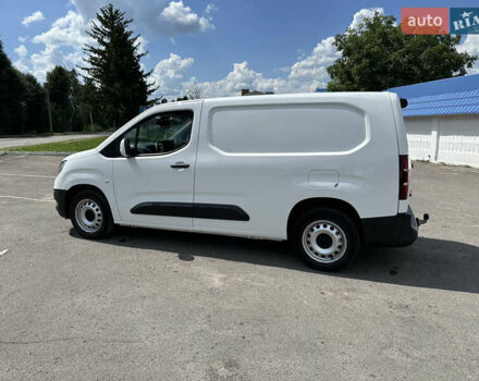 Белый Опель Combo Cargo, объемом двигателя 0 л и пробегом 147 тыс. км за 12500 $, фото 16 на Automoto.ua