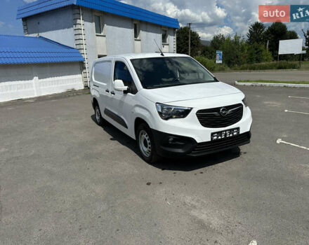 Белый Опель Combo Cargo, объемом двигателя 0 л и пробегом 147 тыс. км за 12500 $, фото 5 на Automoto.ua