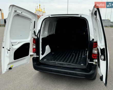 Белый Опель Combo Cargo, объемом двигателя 1.5 л и пробегом 108 тыс. км за 10950 $, фото 9 на Automoto.ua