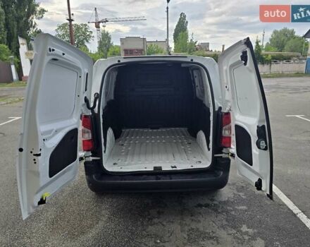 Белый Опель Combo Cargo, объемом двигателя 2 л и пробегом 79 тыс. км за 15950 $, фото 16 на Automoto.ua
