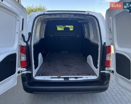 Белый Опель Combo Cargo, объемом двигателя 1.5 л и пробегом 98 тыс. км за 13999 $, фото 7 на Automoto.ua