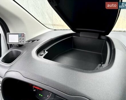 Белый Опель Combo Cargo, объемом двигателя 1.5 л и пробегом 96 тыс. км за 21500 $, фото 37 на Automoto.ua