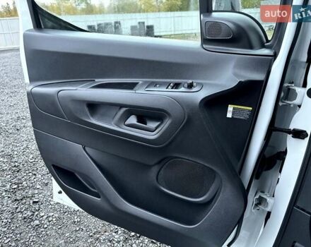 Белый Опель Combo Cargo, объемом двигателя 1.5 л и пробегом 96 тыс. км за 21500 $, фото 19 на Automoto.ua