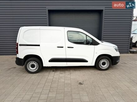 Белый Опель Combo Cargo, объемом двигателя 0 л и пробегом 156 тыс. км за 11200 $, фото 1 на Automoto.ua
