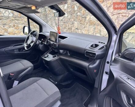 Серый Опель Combo Cargo, объемом двигателя 1.5 л и пробегом 300 тыс. км за 12500 $, фото 14 на Automoto.ua