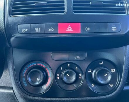 Опель Combo Life 2013 в Львове на Automoto.ua Белый Опель Combo Life, объемом двигателя 1.3 л и пробегом 242 тыс. км за 7990 $, фото 24 на Automoto.ua