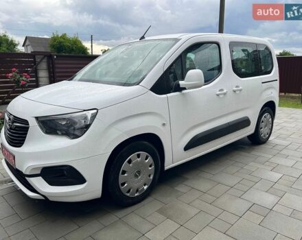 Белый Опель Combo Life, объемом двигателя 1.5 л и пробегом 208 тыс. км за 12400 $, фото 20 на Automoto.ua