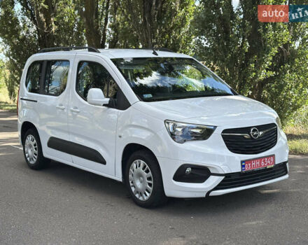 Белый Опель Combo Life, объемом двигателя 1.5 л и пробегом 174 тыс. км за 13900 $, фото 8 на Automoto.ua