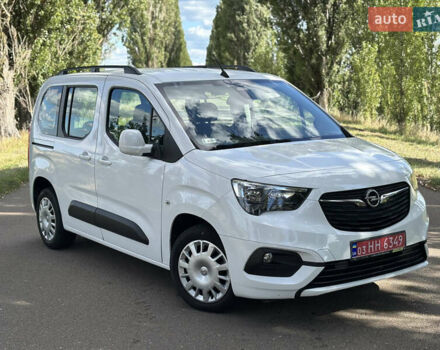 Белый Опель Combo Life, объемом двигателя 1.5 л и пробегом 174 тыс. км за 13900 $, фото 2 на Automoto.ua