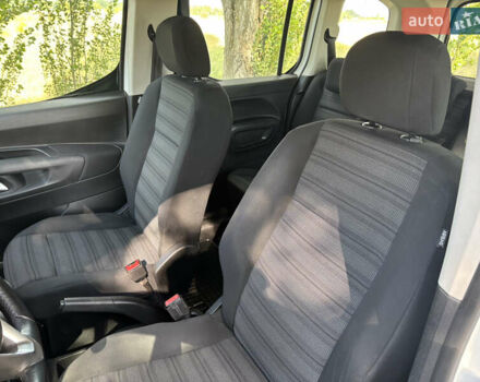 Белый Опель Combo Life, объемом двигателя 1.5 л и пробегом 174 тыс. км за 13900 $, фото 16 на Automoto.ua