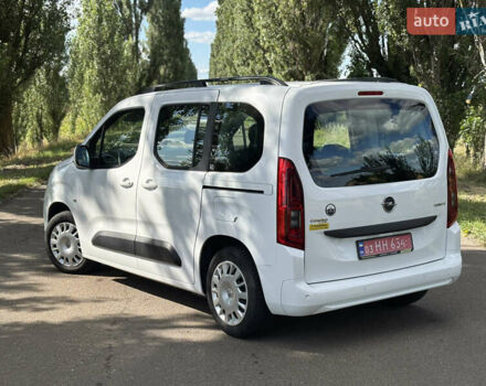 Белый Опель Combo Life, объемом двигателя 1.5 л и пробегом 174 тыс. км за 13900 $, фото 6 на Automoto.ua