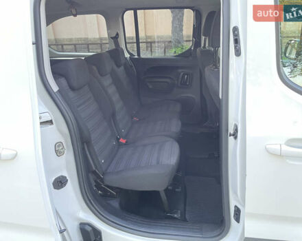 Білий Опель Combo Life, об'ємом двигуна 1.5 л та пробігом 142 тис. км за 16500 $, фото 8 на Automoto.ua